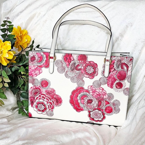 DKNY Handbags - NWT. DKNY handbag